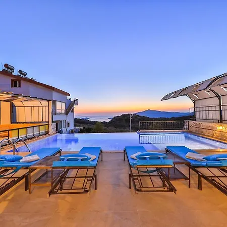 Asfina, Wunderschone Mit 4 Schlafzimmern, Privatem, Solar Beheiztem Pool Und Herrlichem Meerblick *