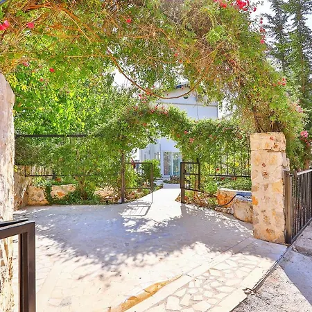 Asfina, Wunderschone Mit 4 Schlafzimmern, Privatem, Solar Beheiztem Pool Und Herrlichem Meerblick Kalkan