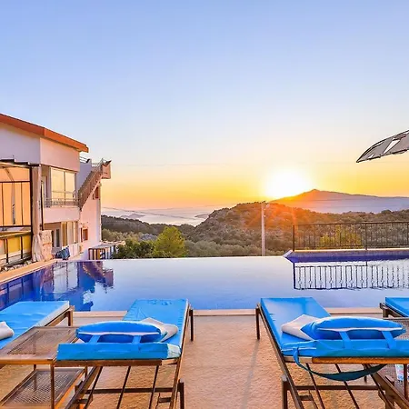 Asfina, Wunderschone Mit 4 Schlafzimmern, Privatem, Solar Beheiztem Pool Und Herrlichem Meerblick Villa