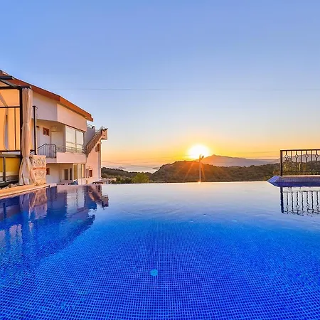 Asfina, Wunderschone Mit 4 Schlafzimmern, Privatem, Solar Beheiztem Pool Und Herrlichem Meerblick *
