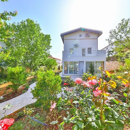 Asfina, Wunderschone Mit 4 Schlafzimmern, Privatem, Solar Beheiztem Pool Und Herrlichem Meerblick Villa *