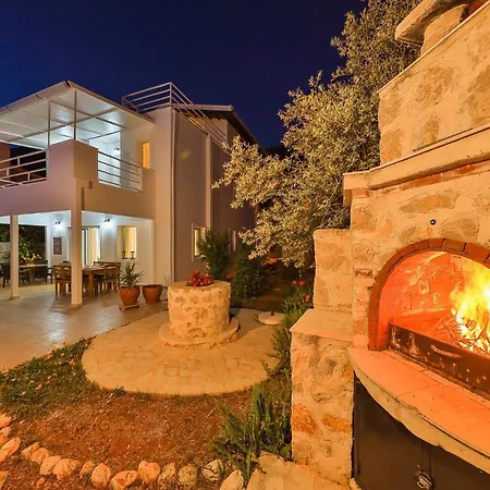 Villa Asfina, Wunderschone Mit 4 Schlafzimmern, Privatem, Solar Beheiztem Pool Und Herrlichem Meerblick