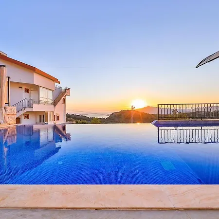 Villa Asfina, Wunderschone Mit 4 Schlafzimmern, Privatem, Solar Beheiztem Pool Und Herrlichem Meerblick Kalkan