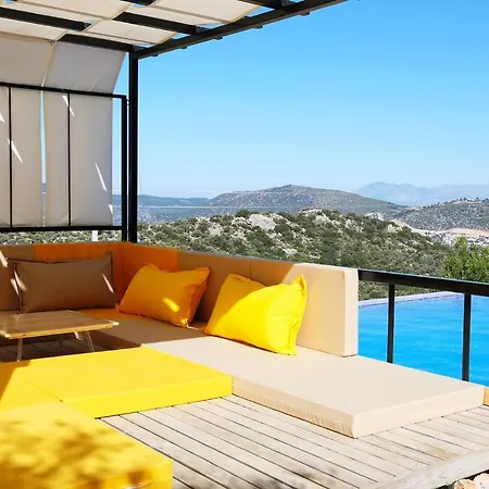 Asfina, Wunderschone Mit 4 Schlafzimmern, Privatem, Solar Beheiztem Pool Und Herrlichem Meerblick *