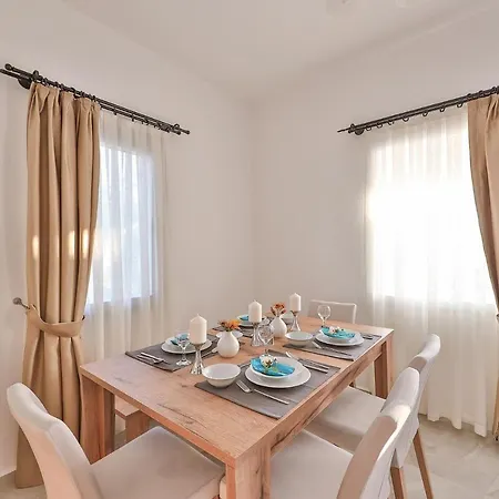 Asfina, Wunderschone Mit 4 Schlafzimmern, Privatem, Solar Beheiztem Pool Und Herrlichem Meerblick Villa