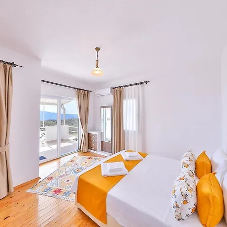 Asfina, Wunderschone Mit 4 Schlafzimmern, Privatem, Solar Beheiztem Pool Und Herrlichem Meerblick *