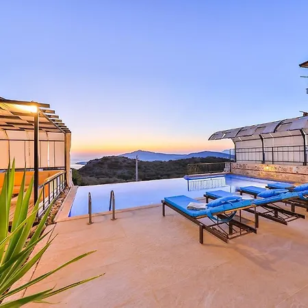 Villa Asfina, Wunderschone Mit 4 Schlafzimmern, Privatem, Solar Beheiztem Pool Und Herrlichem Meerblick Kalkan