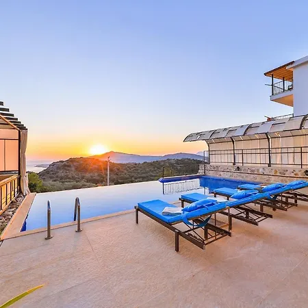 Asfina, Wunderschone Mit 4 Schlafzimmern, Privatem, Solar Beheiztem Pool Und Herrlichem Meerblick Villa Kalkan