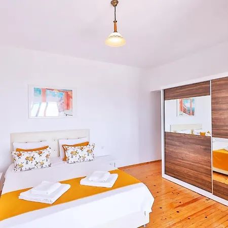 Asfina, Wunderschone Mit 4 Schlafzimmern, Privatem, Solar Beheiztem Pool Und Herrlichem Meerblick